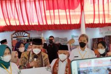 Datang ke Kota Bogor, Ma'ruf Amin Berikan Bantuan Kepada Perajin Batik Cibuluh - JPNN.com Jabar