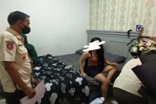 2 Wanita Muda di Malang Kena Gerebek Saat Open BO, Kondom Jadi Bukti - JPNN.com Jatim