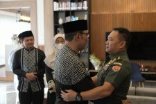 Jenderal Dudung Abdurachman Takziah ke Gedung Pakuan - JPNN.com Jabar
