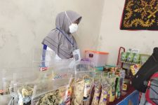 Wisatawan Luar Negeri Menyukai Souvenir Tapis Lampung - JPNN.com Lampung