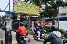 Gegara Hal Ini Warga Pancoran Mas Tutup Jalan Cagar Alam Selatan 1 - JPNN.com Jabar