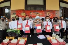 Polisi Gagalkan Peredaran Sabu-sabu 20 Kg Asal Pekanbaru di Bandung - JPNN.com Jabar