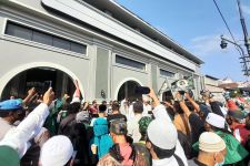 Massa Geruduk Holywings Semarang, Takbir Menggema - JPNN.com Jateng