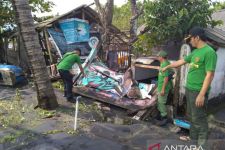 38 Rumah di Pesisir Palabuhanratu Rusak Berat Gegara Dihantam Gelombang Tinggi - JPNN.com Jabar