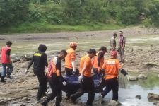 Dua Hari Pencarian, Riski yang Tenggelam di Sungai Serayu Ditemukan Meninggal - JPNN.com Jateng