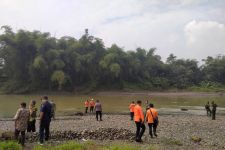 Detik-detik Riski Terseret Arus Sungai Serayu Banjarnegara, Hilang 2 Hari - JPNN.com Jateng