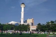 Masjid Raya Bandung Siapkan Alun-alun Antisipasi Jemaah Salat Iduladha Membeludak - JPNN.com Jabar