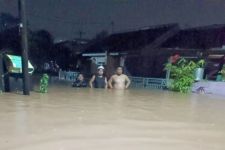 Warga Perumahan BPI Bogor Sempat Terisolasi Akibat Banjir Setinggi 1,2 Meter - JPNN.com Jabar