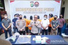 5 Mafia Solar di Muaragembong Bekasi Diringkus Polisi, Modusnya Bikin Keki - JPNN.com Jabar