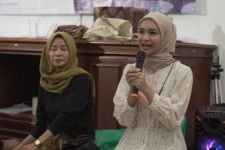 Influencer Surabaya dengan SpeedCash Beri Ruang Difabel Berkarya Lewat Batik - JPNN.com Jatim
