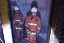 Rumah di Tambak Segaran Terbakar, Terdengar Ledakan 2 Kali    - JPNN.com Jatim