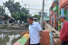 Sungai Kalidami Dipenuhi Busa, Warga Surabaya Dapat Imbauan Tegas dari Wawali - JPNN.com Jatim