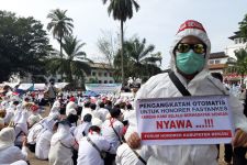 Berjibaku dengan Covid-19, Cerita Nakes Honorer Sulit Di Tengah Pandemi - JPNN.com Jabar
