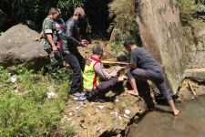 Warga Pagendingan Digegerkan Dengan Penemuan Mayat Jasad Bayi di Sungai Cidadap - JPNN.com Jabar