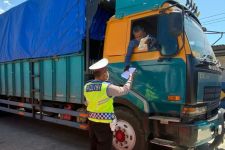 Puluhan Kendaraan Nakal Terjaring Operasi Odol di Tol Cipali - JPNN.com Jabar