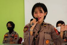Sambut HUT ke 74, Polwan Tunjukkan Kepedulian kepada Pelajar di Semarang - JPNN.com Jateng
