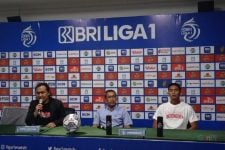 2 Pilar Persebaya Absen Lawan Borneo FC, Aji Santoso: Pemain Tetap Fight Tak Gentar - JPNN.com Jatim