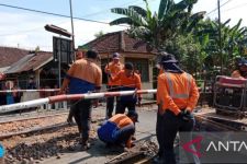 Daop 9 Jember Tutup 24 Perlintasan Liar Sepanjang Stasiun Bangil Hingga Ketapang, Ternyata - JPNN.com Jatim