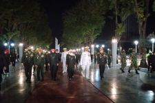 Renungan Suci Gubernur Khofifah dalam Perayaan HUT ke-77 RI - JPNN.com Jatim