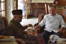 Iwan Bule Sowan ke Sesepuh Jabar, Soal Pilgub Kah? - JPNN.com Jabar