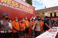 Polres Pelabuhan Tanjung Perak Amankan 22 Tersangka Pelaku Judi - JPNN.com Jatim