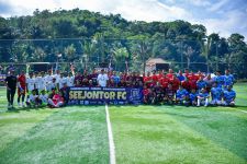 Keren, Begini Cara Unik Seejontor FC Bantu Sekolah Sepak Bola di Tasikmalaya - JPNN.com Jabar