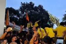Aksi Unjuk Rasa Mahasiswa UI Berujung Ricuh, Dua Petugas Terluka - JPNN.com Jabar