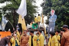 Teruntuk Pak Rektor, Ini Empat Tuntutan Ribuan Mahasiswa Universitas Indonesia - JPNN.com Jabar