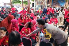 Mimpi Jadi Nyata, Ratusan Penyandang Disabilitas Berziarah ke Makam Bung Karno - JPNN.com Jatim