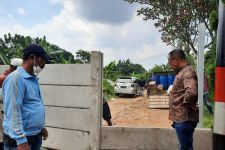 Penjelasan Pemerintah Wilayah Ihwal Penutupan Jalan Warga di Kelurahan Tirtajaya - JPNN.com Jabar