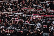 Keberangkatan Suporter Persis Solo ke Stadion Maguwoharjo Dikawal Polisi - JPNN.com Jateng