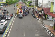 Demo Tolak Kenaikan BBM, Ribuan Mahasiswa Semarang Konvoi Menuju Gubernuran - JPNN.com Jateng