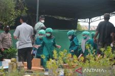 Autopsi Jenazah Santri Pondok Gontor Selesai, Polisi Sita Barang Korban, Ini Alasannya - JPNN.com Jatim