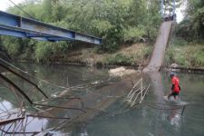 Beban yang Seharusnya Ditumpu Jembatan Gantung di Probolinggo, Sebegini - JPNN.com Jatim