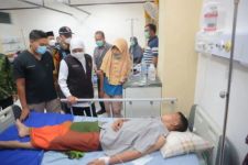 10 Korban Putusnya Jembatan Gantung  Belum Bisa Pulang dari Rumah Sakit, Ini Penyebabnya - JPNN.com Jatim