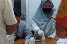 100 Pegawai Imigrasi Tanjung Priok Dites Urine, Hasilnya Bikin Terkejut! wow - JPNN.com Jakarta