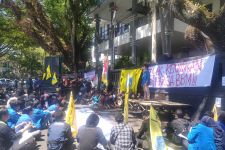 Demo Penolakan Naik BBM Kembali Terjadi di Malang, Sudah Keempat Kalinya - JPNN.com Jatim