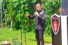 Effendi Simbolon Sebut TNI Seperti Gerombolan Preman, Fauka Noor Farid Murka - JPNN.com Jabar