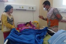 Guru Korban Jembatan Putus Probolinggo Masih Dirawat, Perut dan Rusuknya Sakit Tertimpa Besi - JPNN.com Jatim