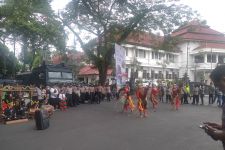 Gelar Jaranan, Massa Demo di Malang Hari Ini Tuntut Distribusi BLT Merata - JPNN.com Jatim
