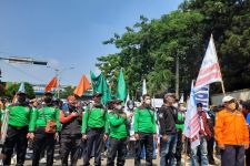 Ratusan Buruh Kecewa Tak Bisa Temui Wali Kota Depok - JPNN.com Jabar