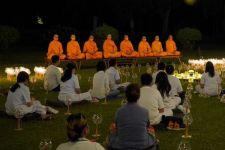 41 Orang Ikuti Meditasi Bulan Purnama di Borobudur - JPNN.com Jateng