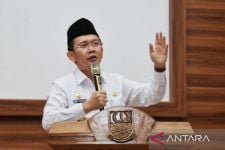 Pesan Mendalam Dani Ramdan Untuk 2.163 Calhaj Asal Kabupaten Bekasi - JPNN.com Jabar