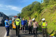 Kronologi Kecelakaan Maut Truk Vs Elf di Tol Bawen-Ungaran, 5 Orang Tewas - JPNN.com Jateng