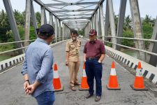 Jembatan Glagah Rusak Parah dan Ditutup, Anggota Dewan Turun Tangan - JPNN.com Jogja
