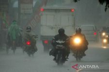 Info BMKG Lampung, Masyarakat Berhati-hatilah, 9 Wilayah Mengalami Cuaca Ekstrem  - JPNN.com Lampung