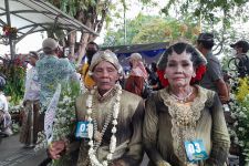 Lansia 83 Tahun Ikuti Nikah Bareng di Malioboro Yogyakarta - JPNN.com Jogja
