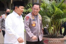 Makna Pertemuan Prabowo dan Jenderal Listyo Sigit Terungkap, Ada Senyuman & Pistol - JPNN.com Jakarta