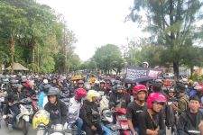 Pasca-Tragedi Kanjuruhan, Ratusan Suporter Persis Solo Bertolak ke Yogyakarta, Aksi Damai Tercipta - JPNN.com Jateng