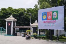 Baliho Mataram Is Love Terpampang di Stadion Manahan, Simbol Perdamaian Suporter Solo-Jogja - JPNN.com Jateng